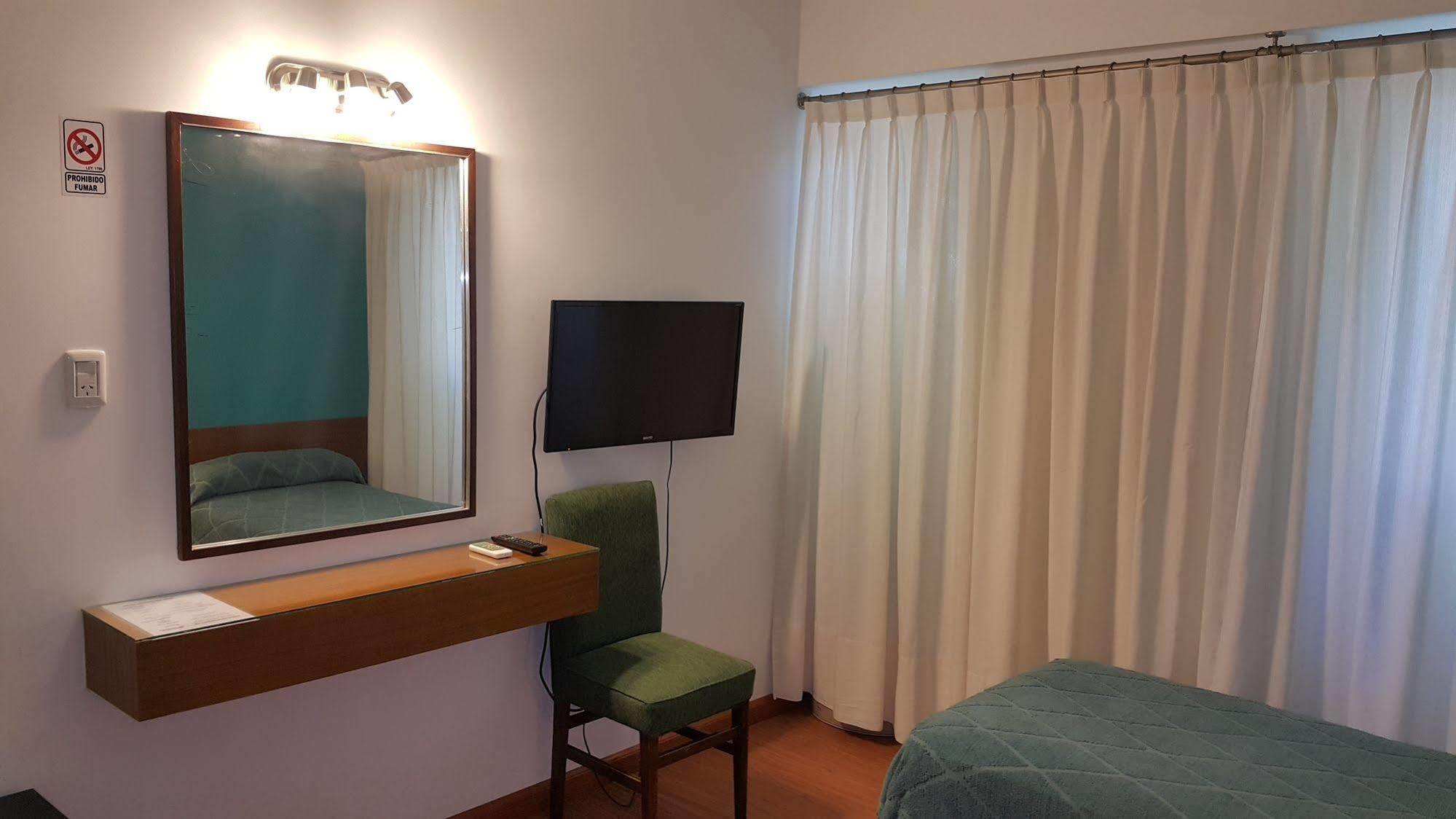 Hotel Avenida Buenos Aires Extérieur photo