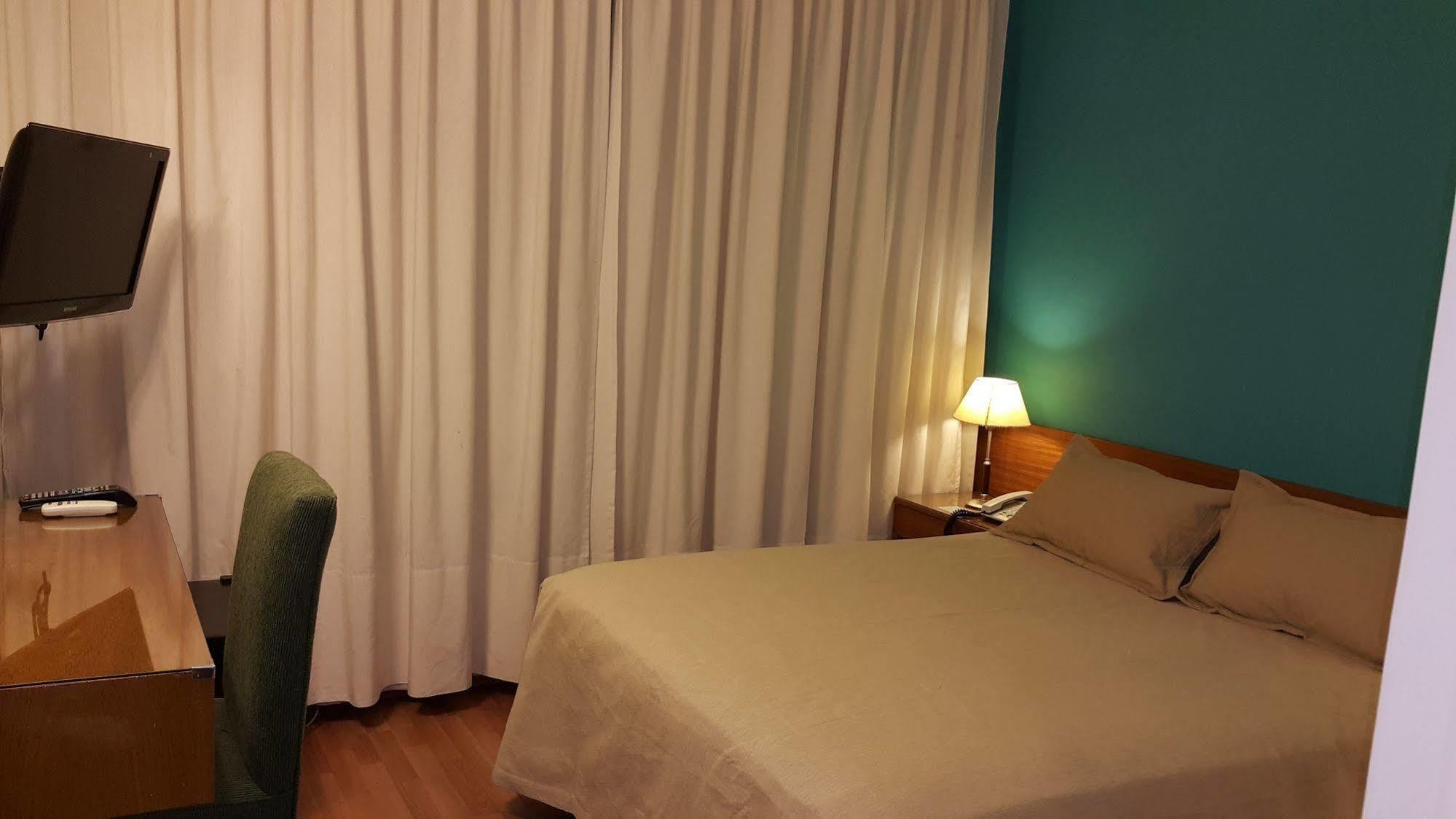 Hotel Avenida Buenos Aires Extérieur photo