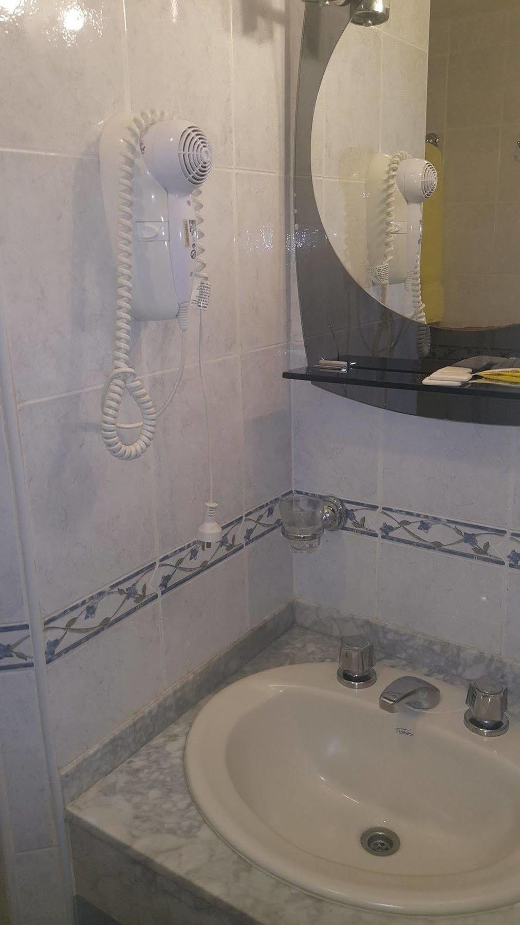 Hotel Avenida Buenos Aires Extérieur photo