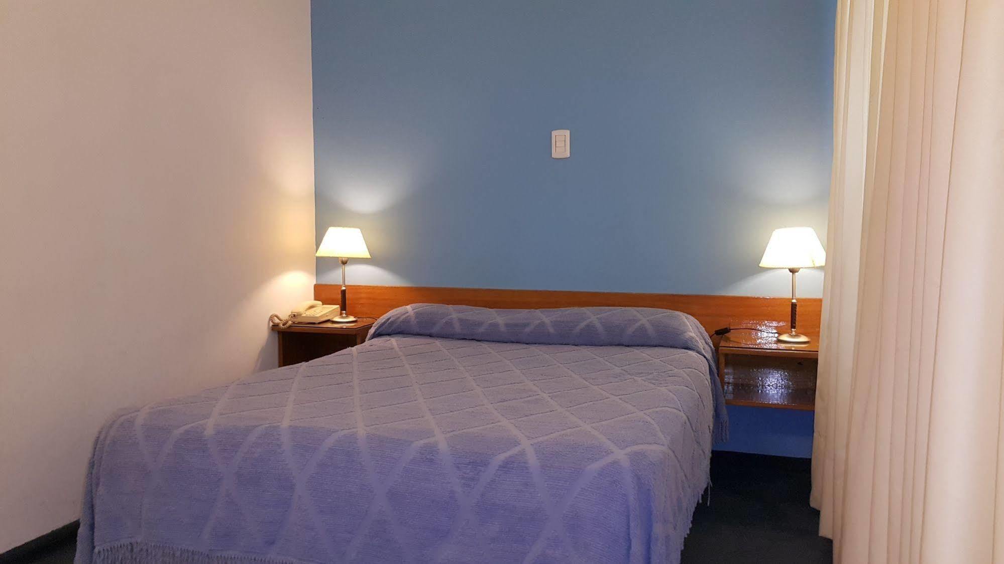 Hotel Avenida Buenos Aires Extérieur photo