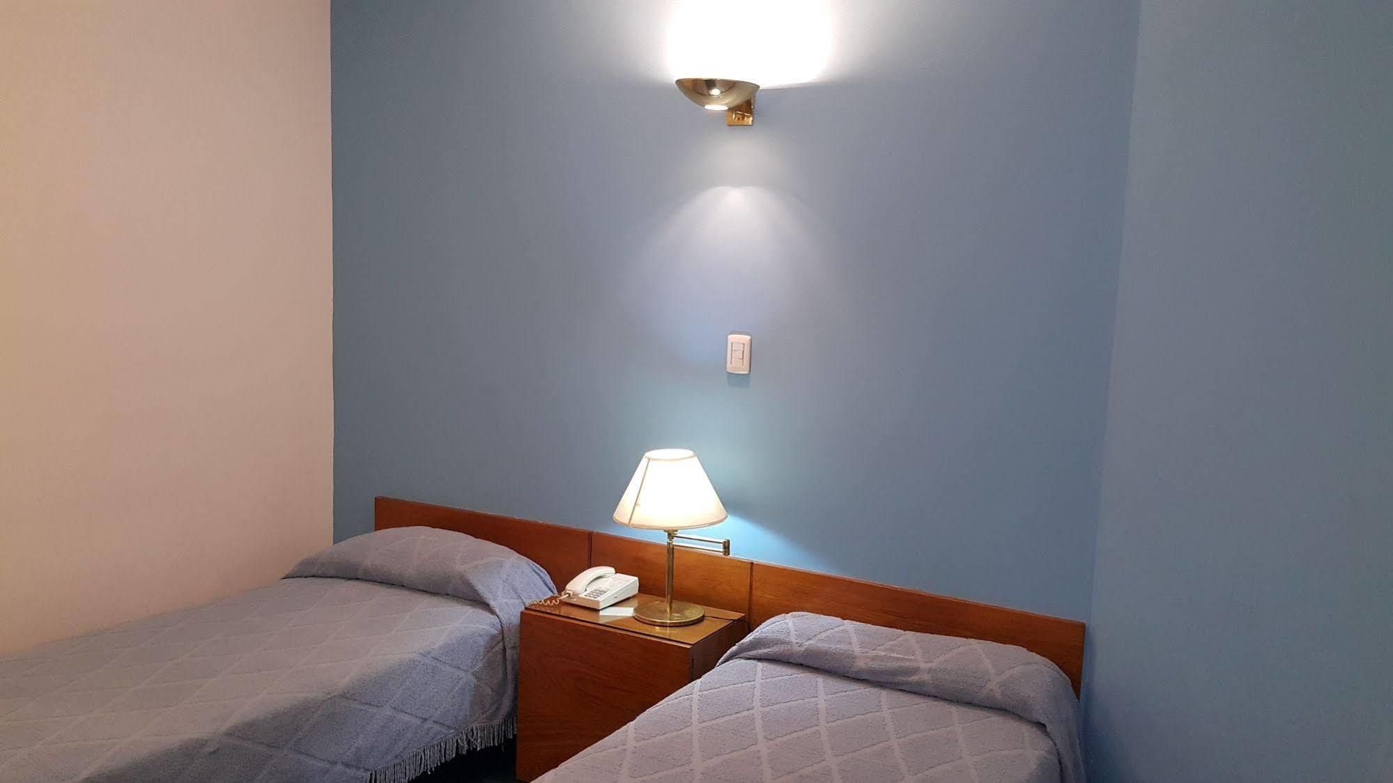Hotel Avenida Buenos Aires Extérieur photo
