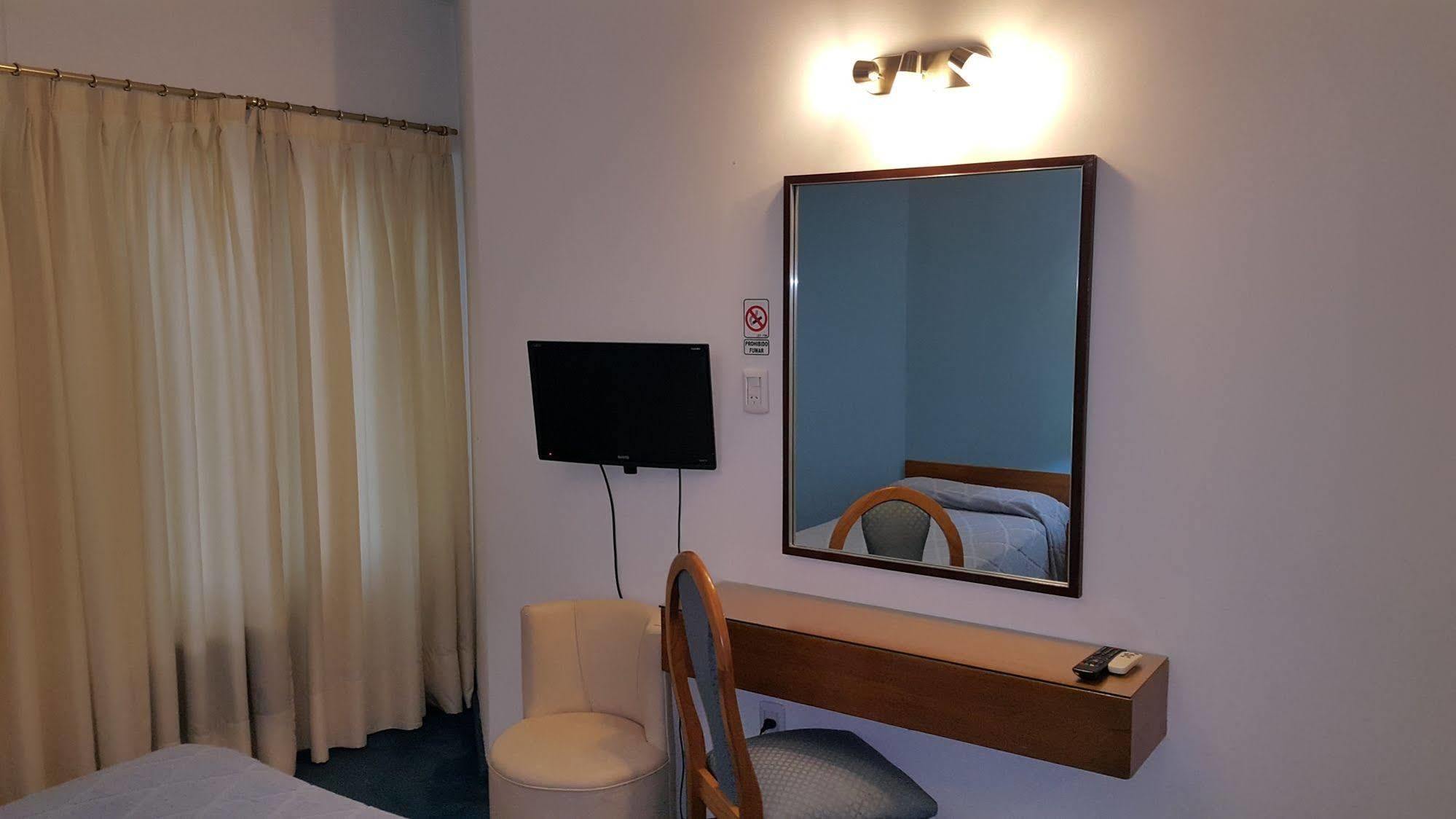Hotel Avenida Buenos Aires Extérieur photo