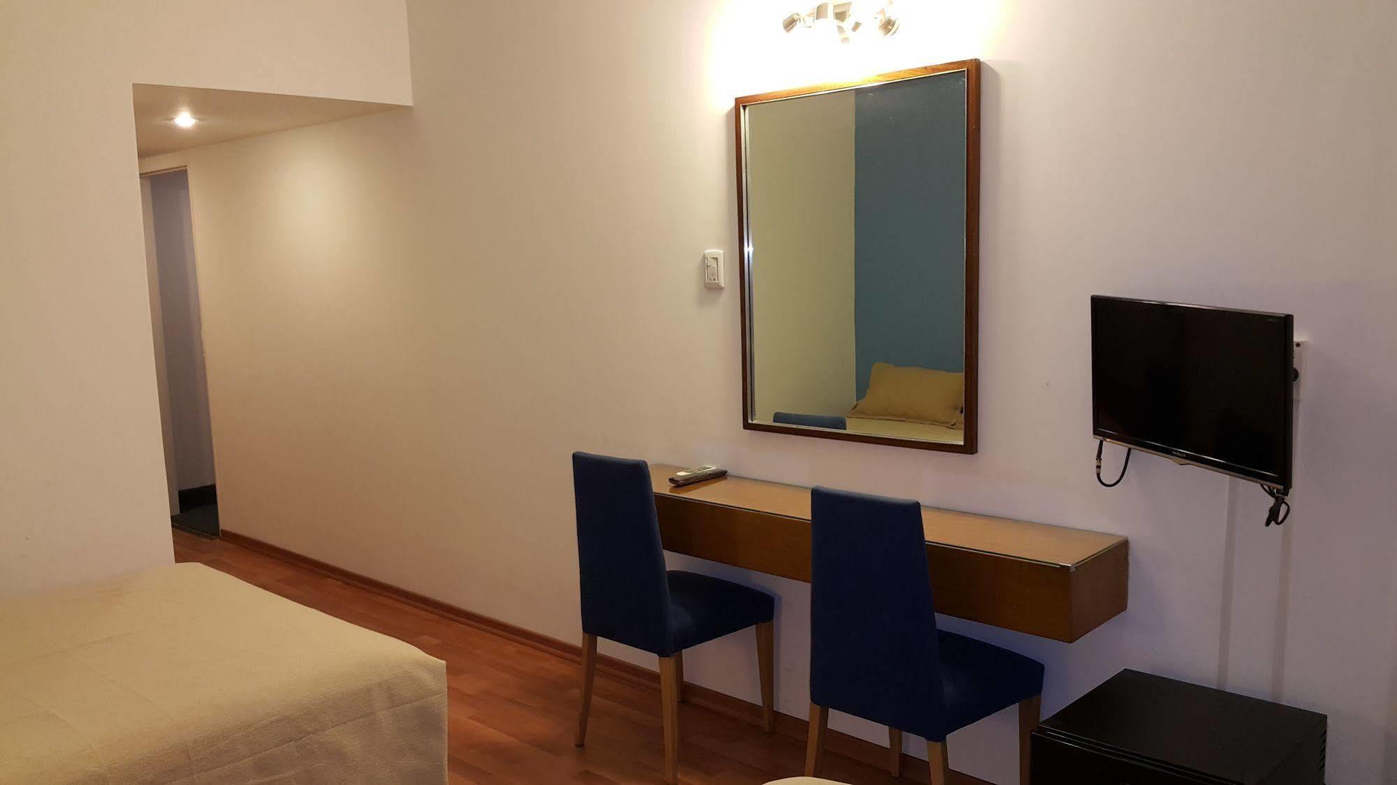 Hotel Avenida Buenos Aires Extérieur photo