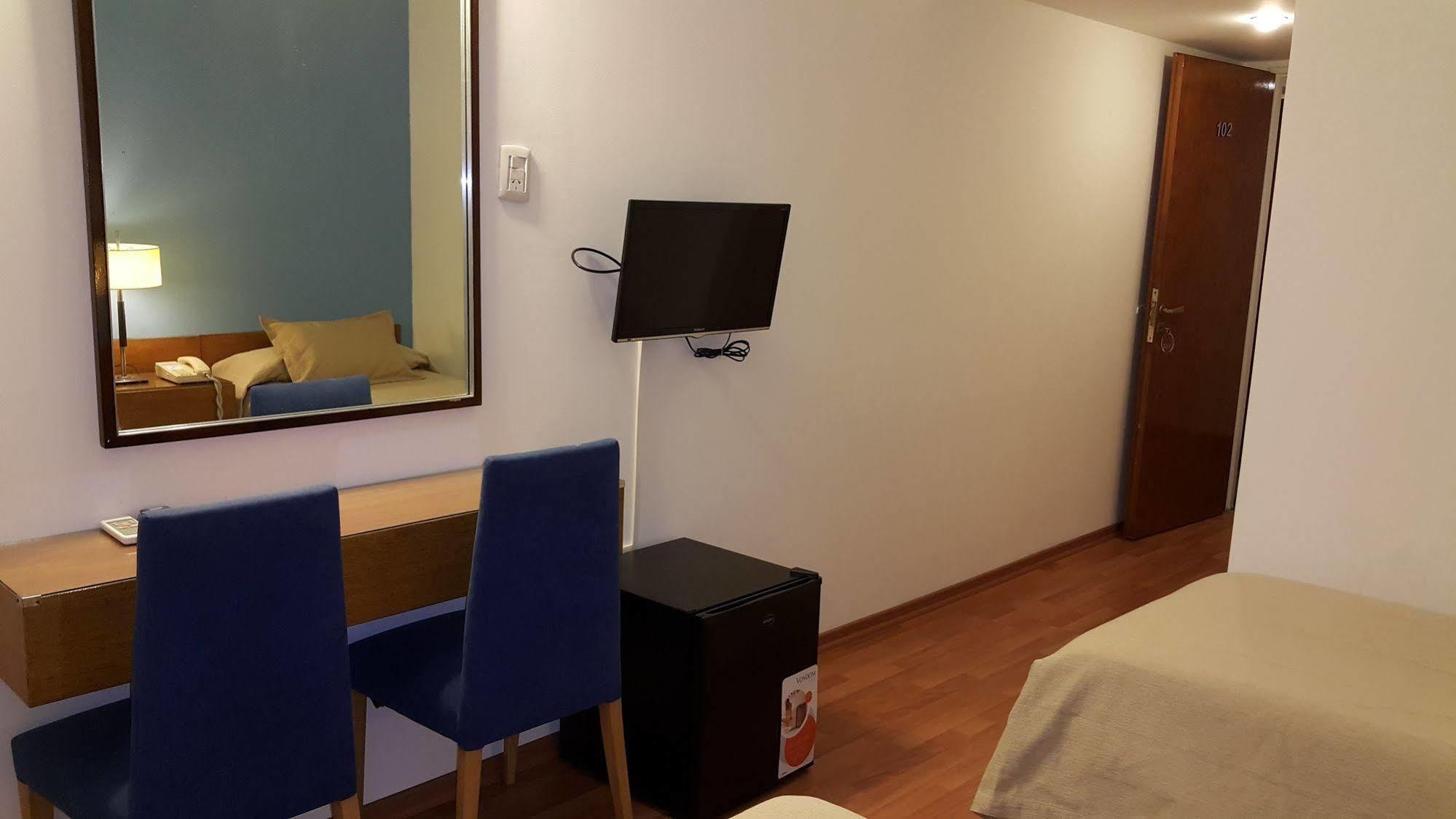Hotel Avenida Buenos Aires Extérieur photo