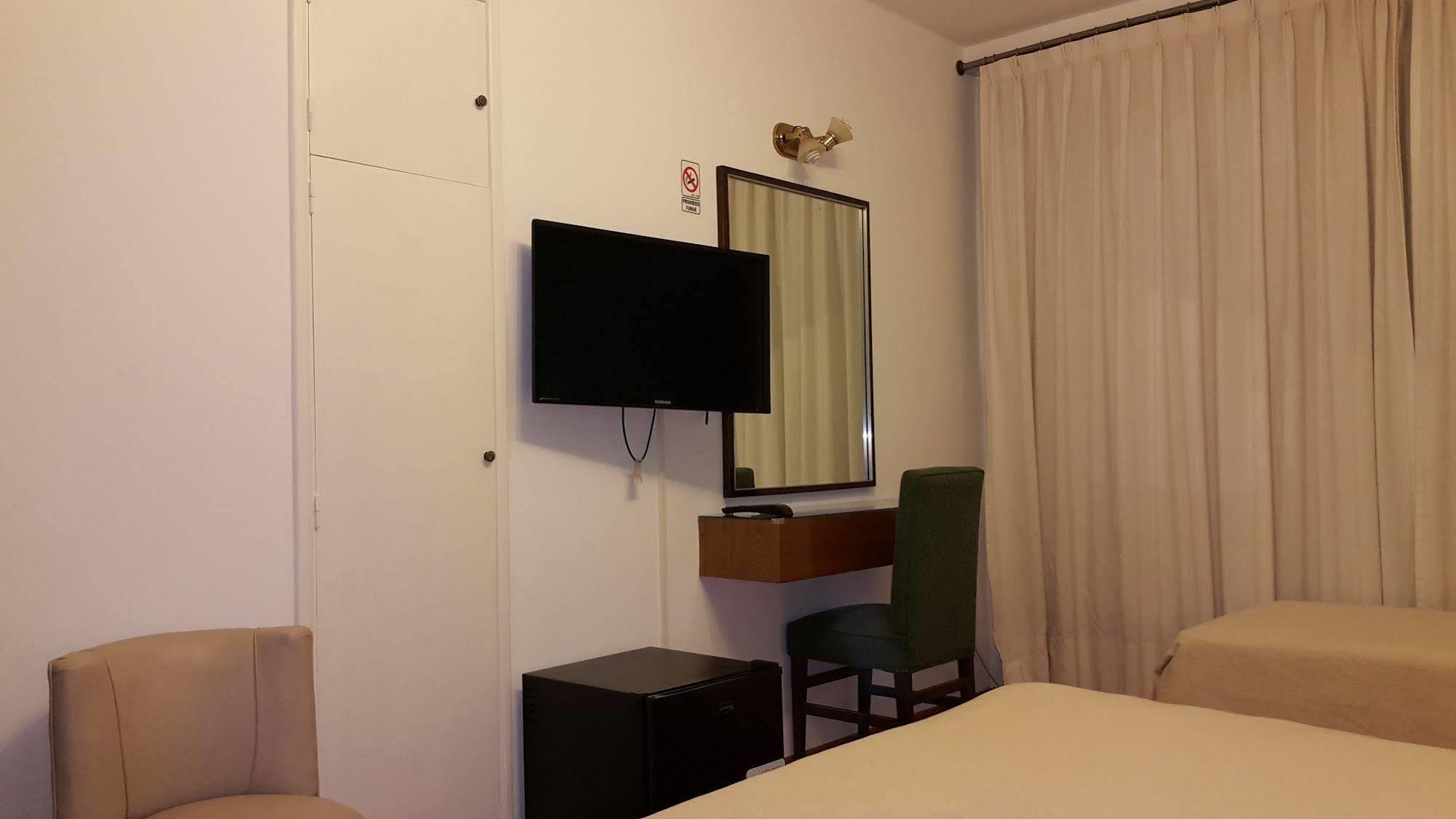Hotel Avenida Buenos Aires Extérieur photo