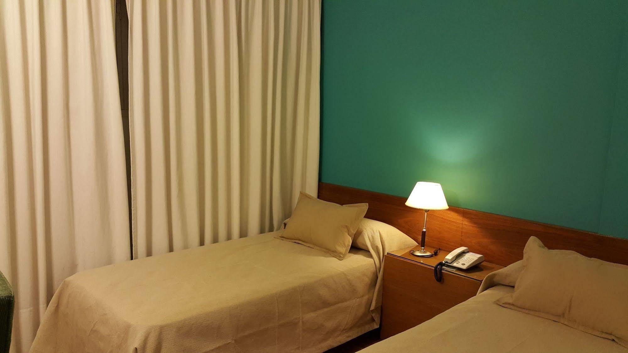 Hotel Avenida Buenos Aires Extérieur photo