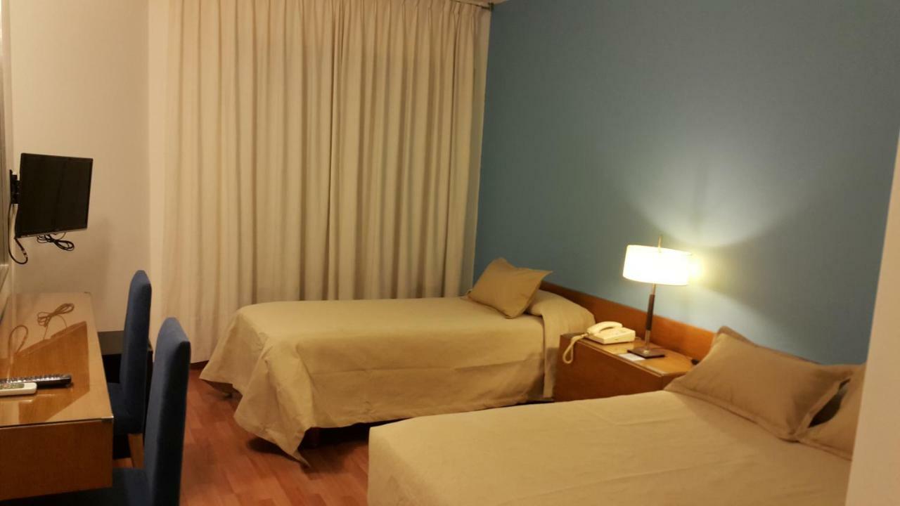 Hotel Avenida Buenos Aires Extérieur photo