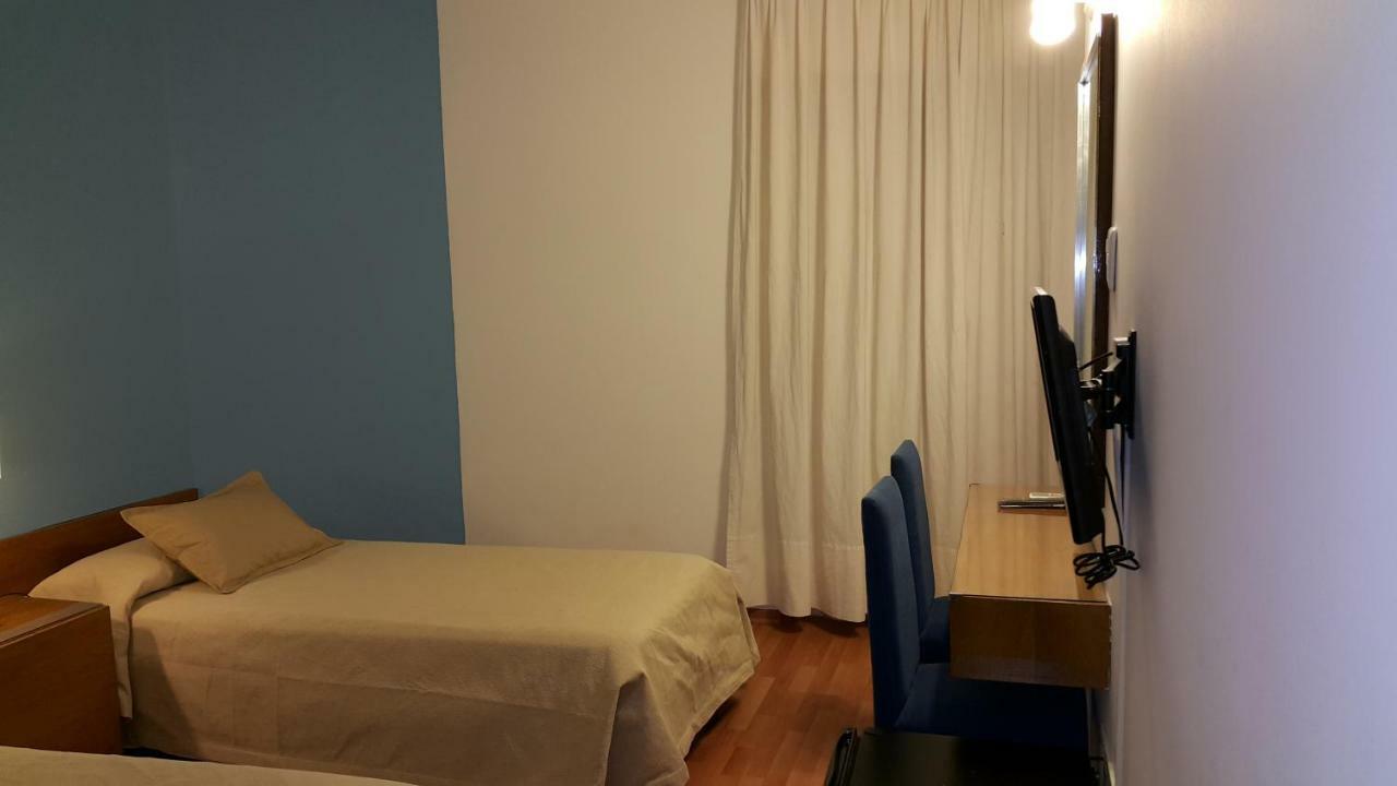 Hotel Avenida Buenos Aires Extérieur photo